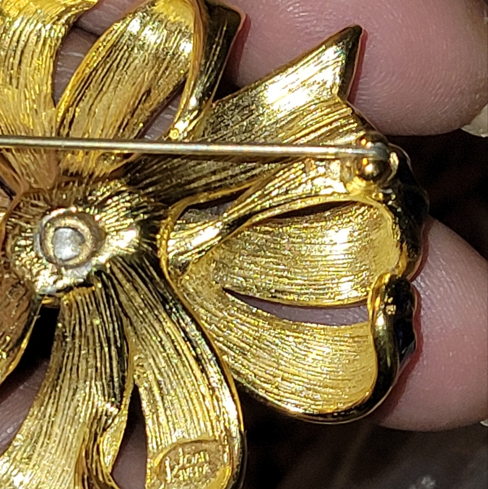 Gorgeous Joan Rivers Rhinestone Brooch - Picture 3 of 3